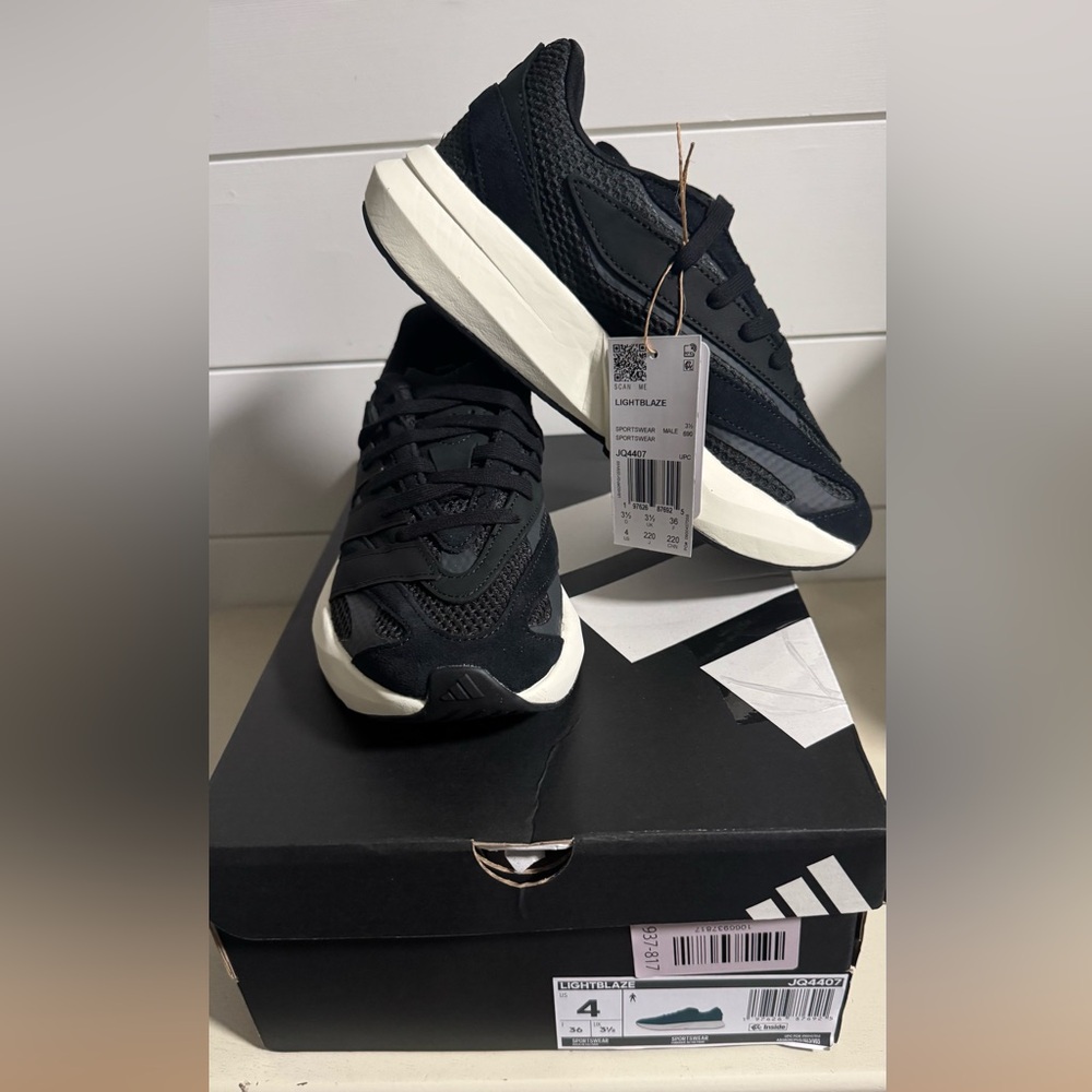 Adidas Men's Black and Cream Sneakers